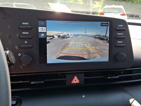 Certified 2025 Hyundai Elantra Sport FWD image 17