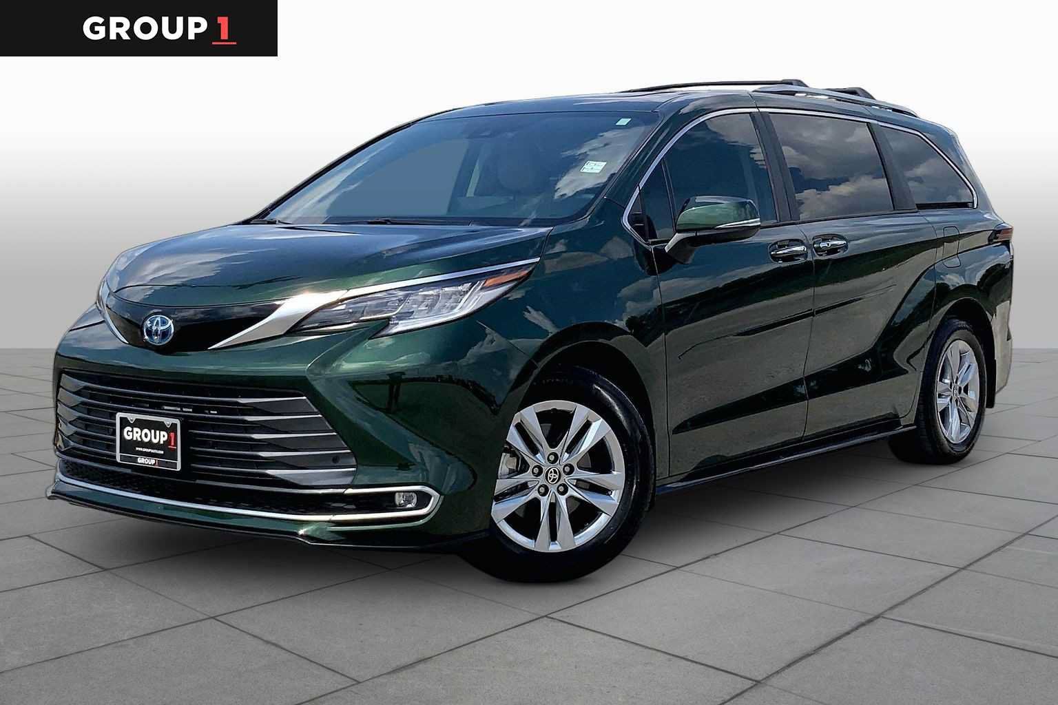 Used 2024 Toyota Sienna Limited FWD image 1