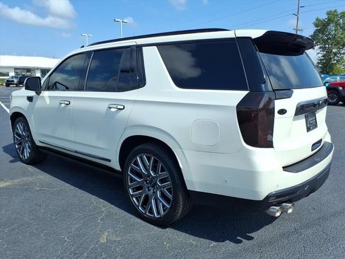 Used 2023 GMC Yukon Denali Ultimate AWD/4WD image 5