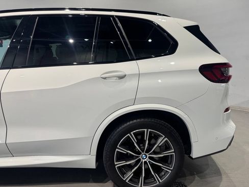 Used 2023 BMW X5 xDrive40i w/ Executive Package AWD/4WD image 4