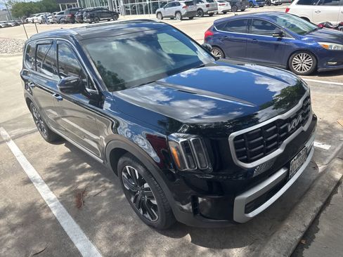 Used 2024 Kia Telluride SX w/ Towing Package FWD image 2