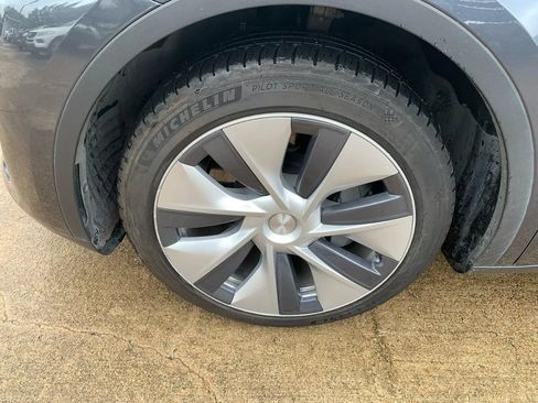 Used 2023 Tesla Model Y Long Range AWD/4WD image 20