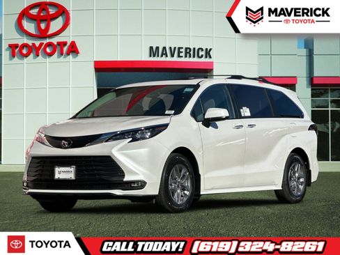 New 2026 Toyota Sienna XLE image 1