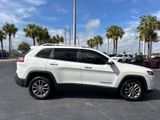 Used 2020 Jeep Cherokee Latitude Plus image 3