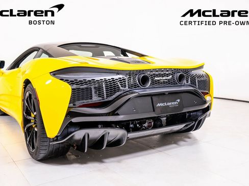 Used 2023 McLaren Artura RWD image 10