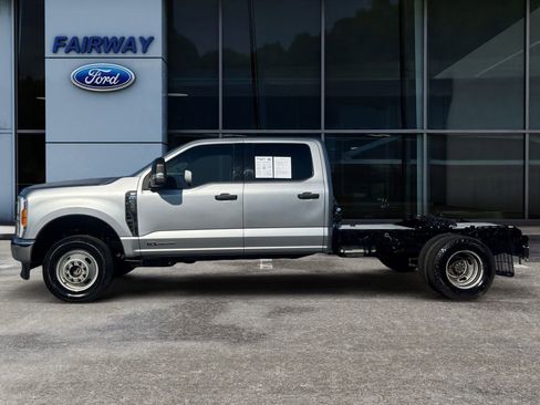 Used 2023 Ford F350 XLT image 7