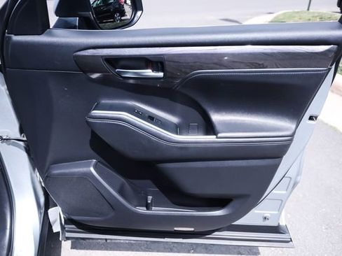 Used 2020 Toyota Highlander Platinum AWD/4WD image 78