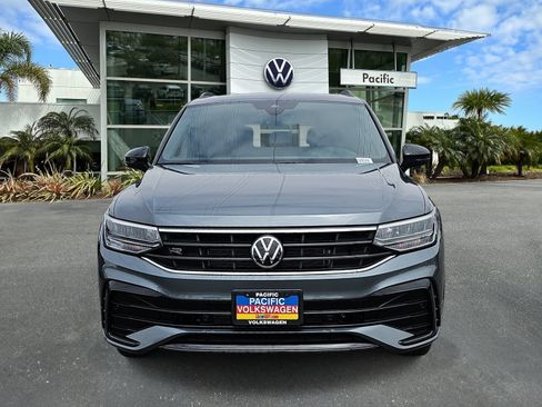 Used 2022 Volkswagen Tiguan SE R-Line FWD image 2