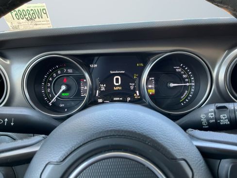Used 2023 Jeep Wrangler Unlimited AWD/4WD image 12