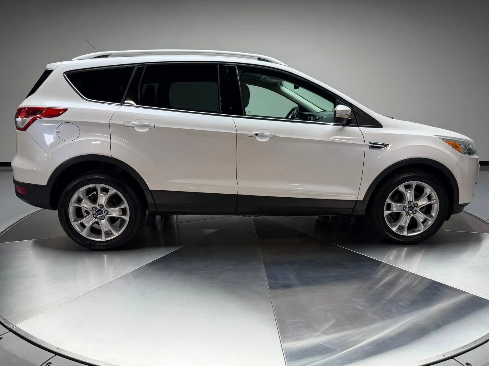 Used 2016 Ford Escape Titanium w/ Equipment Group 301A FWD image 6