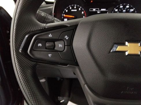 Used 2025 Chevrolet Trax LS image 13