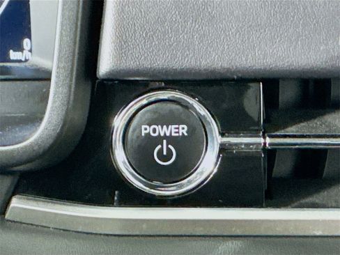 Used 2023 Mitsubishi Outlander SE image 30