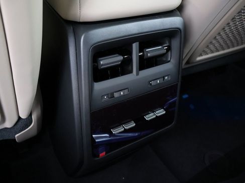 Used 2025 Porsche Macan 4S Electric image 21