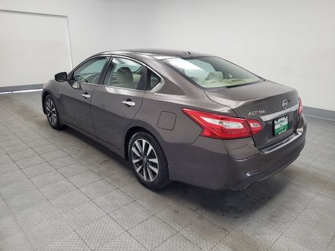 Used 2017 Nissan Altima 2.5 SV w/ Convenience Package FWD image 5
