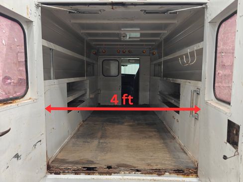 Used 2004 Chevrolet Express 3500 RWD image 31