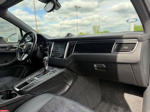 Used 2017 Porsche Macan AWD/4WD image 17