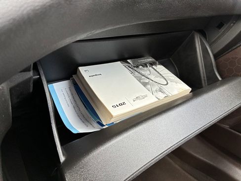 Used 2015 Chevrolet Impala LT w/ Convenience Package image 14