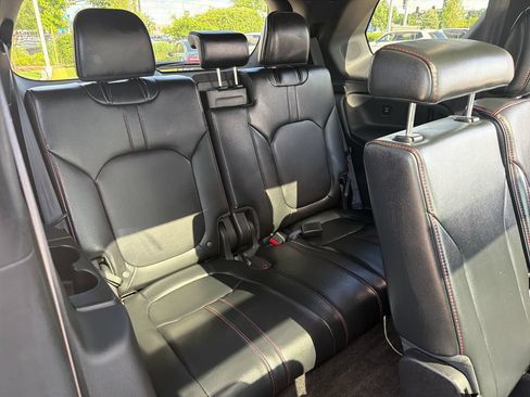 Used 2025 Honda Pilot Black Edition image 28