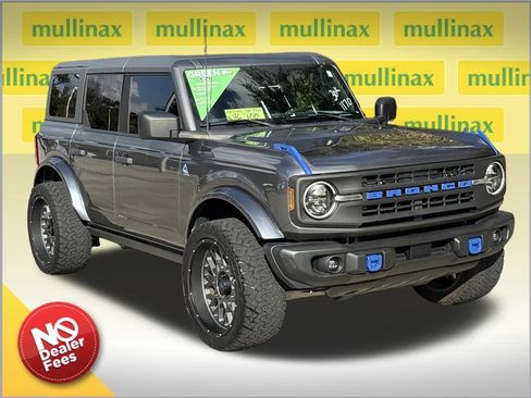 Used 2022 Ford Bronco Black Diamond image 1