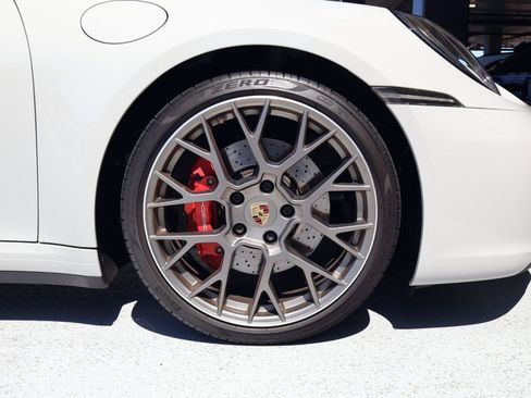 Certified 2022 Porsche 911 Targa 4S AWD/4WD image 25