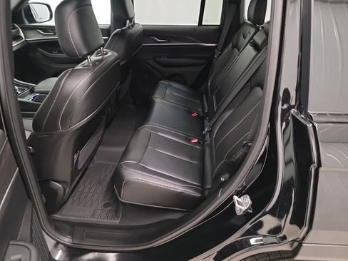 Used 2025 Jeep Grand Cherokee Limited w/ Trailer Tow Package image 11