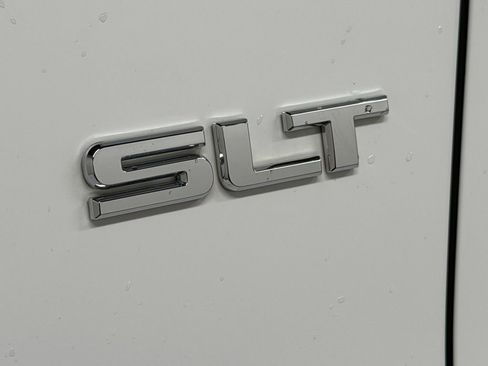 Used 2019 GMC Acadia SLT image 17