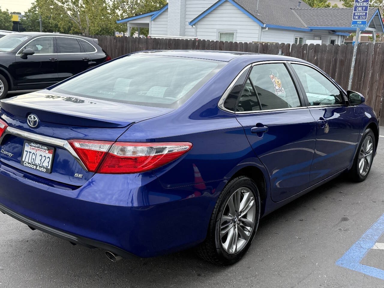Used 2016 Toyota Camry SE FWD image 6