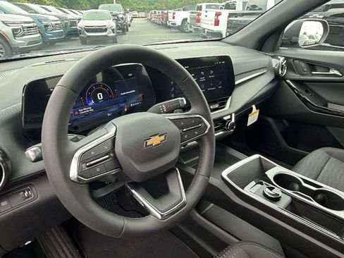 New 2026 Chevrolet Equinox LT FWD image 3