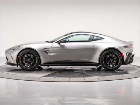 Used 2025 Aston Martin V8 Vantage Coupe image 12