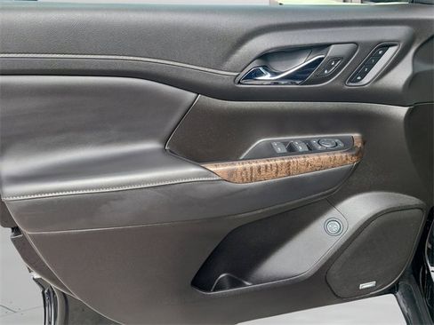 Used 2023 GMC Acadia Denali w/ Denali Technology Package image 21