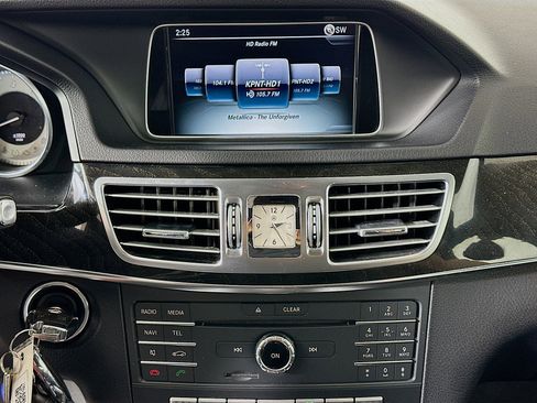 Used 2016 Mercedes-Benz E 350 4MATIC Wagon image 19