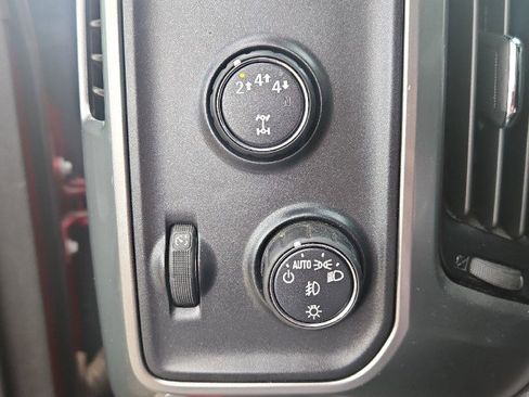 Used 2019 Chevrolet Silverado 2500 LT w/ LT Convenience Package image 17