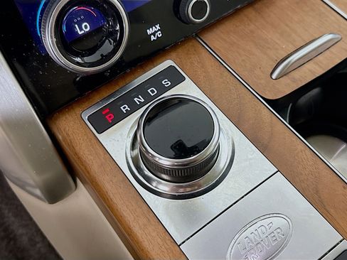 Used 2018 Land Rover Range Rover Supercharged image 20