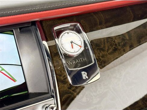 Used 2019 Rolls-Royce Wraith image 25