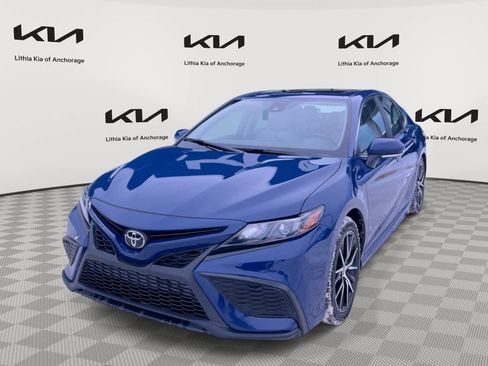 Used 2023 Toyota Camry SE w/ Cold Weather Package image 1
