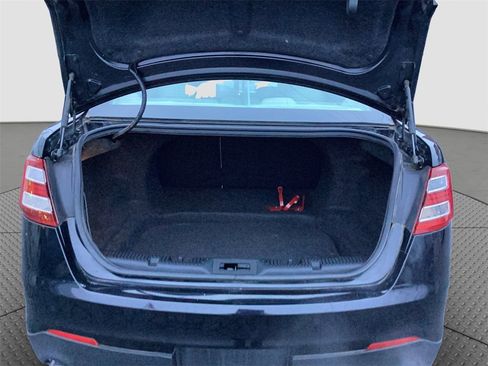 Used 2016 Ford Taurus SE image 18