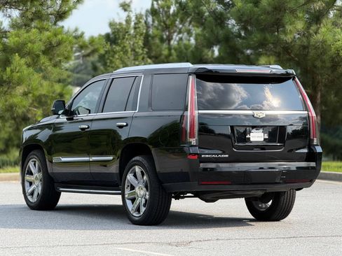 Used 2018 Cadillac Escalade Premium Luxury RWD image 10