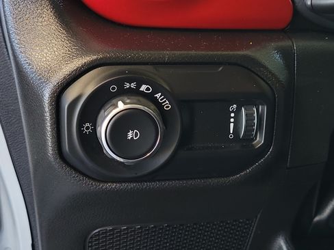 Used 2023 Jeep Wrangler Unlimited Rubicon AWD/4WD image 21