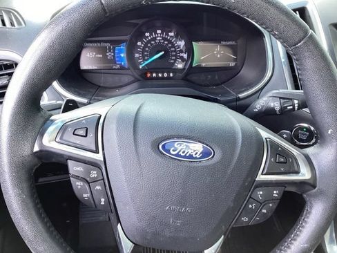 Used 2019 Ford Edge Titanium w/ Equipment Group 301A AWD/4WD image 30