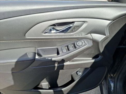 Used 2018 Chevrolet Traverse LT image 10