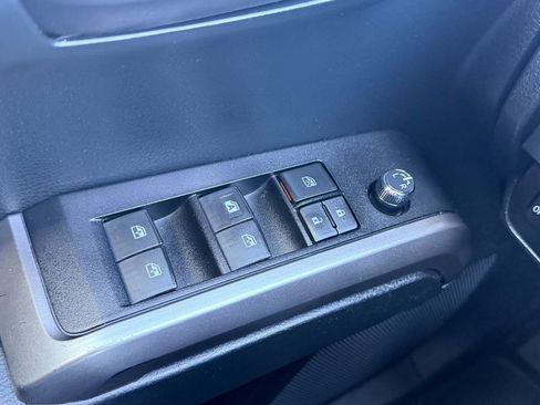 Used 2017 Toyota Tacoma SR5 AWD/4WD image 22