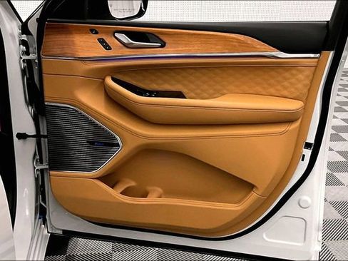 Used 2023 Jeep Grand Cherokee L Summit image 22