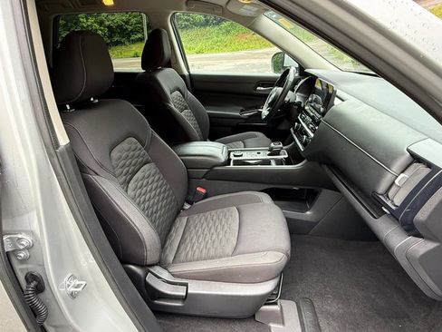 Used 2022 Nissan Pathfinder SV AWD/4WD image 21