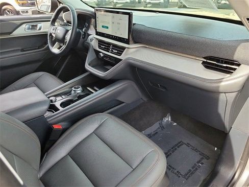 Used 2025 Ford Explorer Active image 14