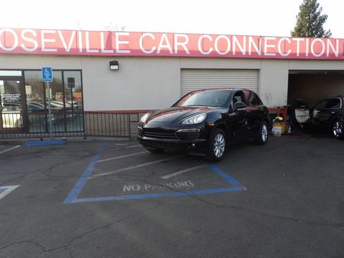 Used 2014 Porsche Cayenne image 1