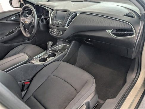 Used 2016 Chevrolet Malibu LT image 14