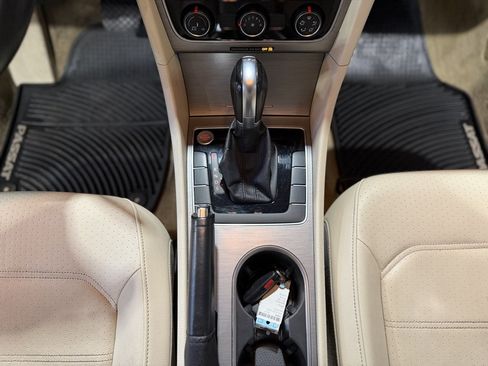 Used 2014 Volkswagen Passat TDI SE image 15