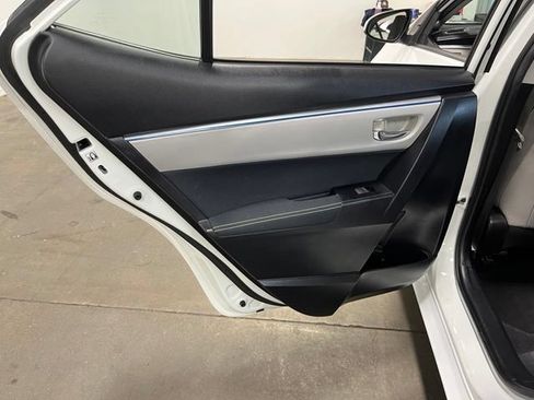Used 2016 Toyota Corolla LE FWD image 19