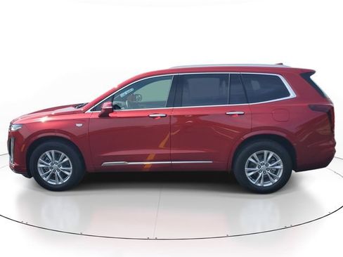 Certified 2025 Cadillac XT6 Luxury FWD image 2