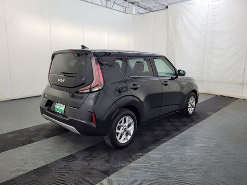 Used 2025 Kia Soul LX w/ LX Technology Package image 9